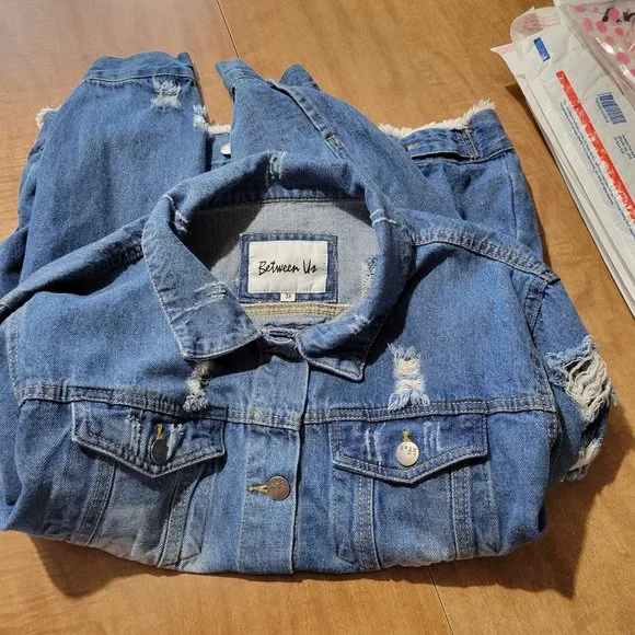Between Us 3x Jean Jacket Distressed - Picture 4 of 6